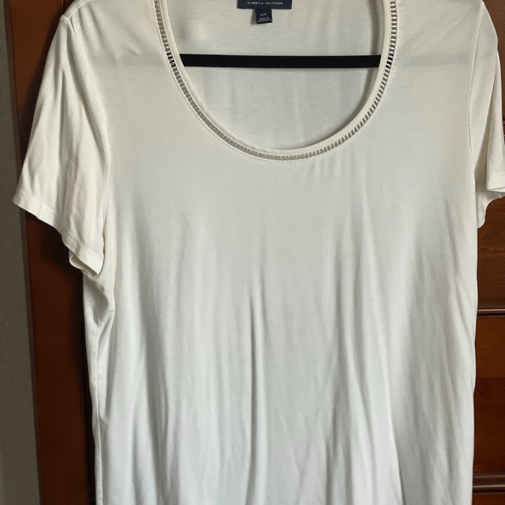 Tommy Hilfiger tee shirt with great neckline detailing